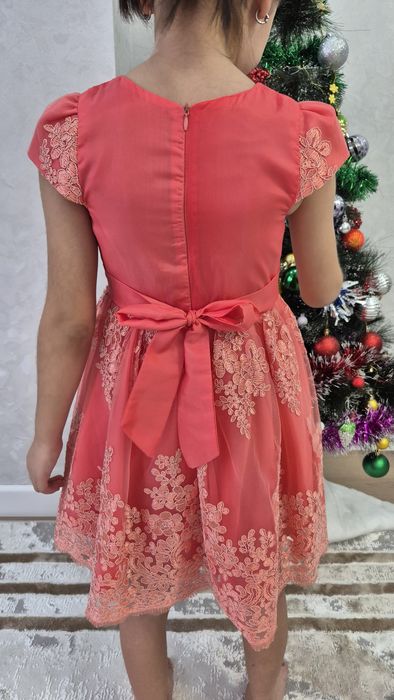 Продам платье для девочки