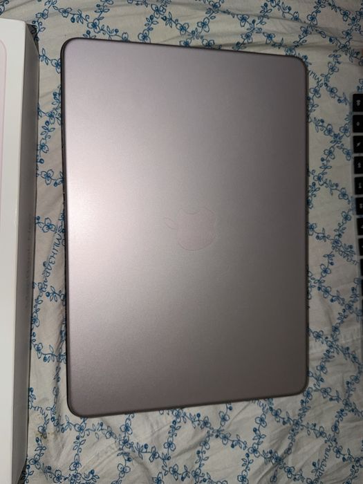 MacBook Neo 13” — 8/256 GB