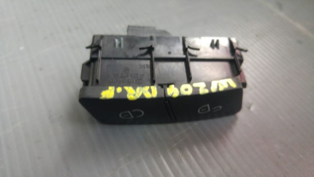 Buton blocare-deblocare usi usa dreapta fata mercedes c-class w204 break a20487064 03151610