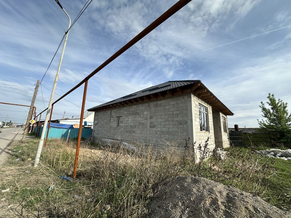 продам дом под черновой