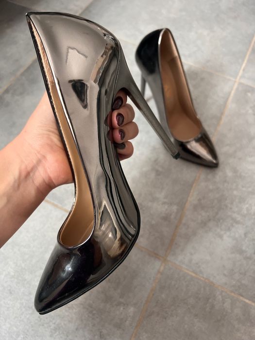 Сребристи токчета