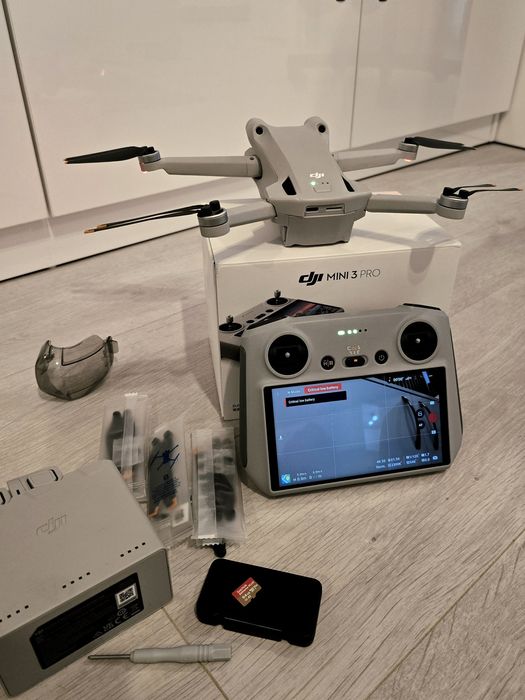 DJI Mini 3 Pro Smart Controller  Fly More Combo
