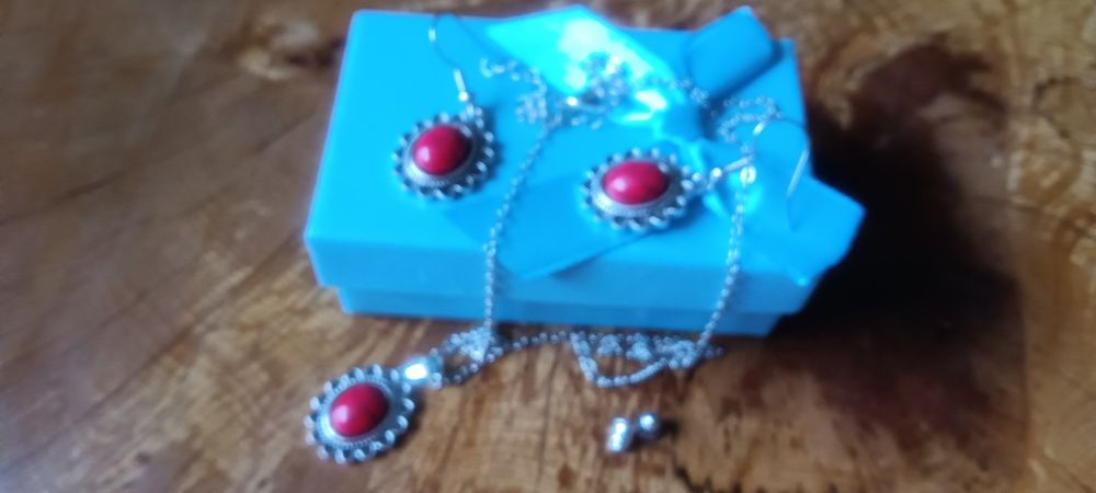 Елегантен Комплект Бижута: Обеци и Колие от Цинкова Сплав с Синьо-Лилав Флорален Принт, Универсални Аксесоари за Жени