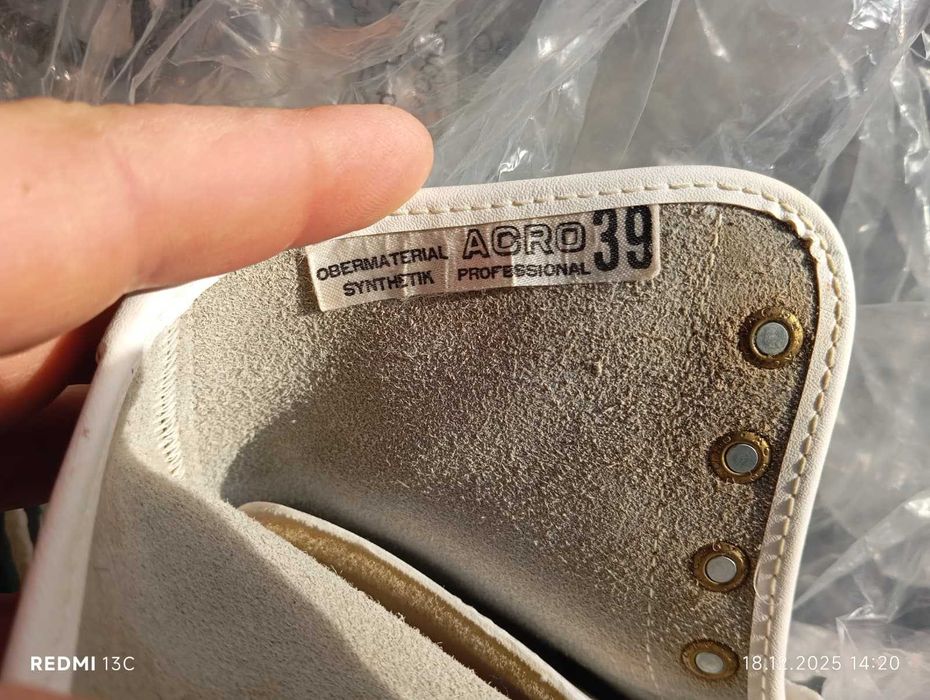 Patine noi albe marca ARCO Professional