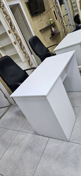 Pissmeniy stol sotiladi