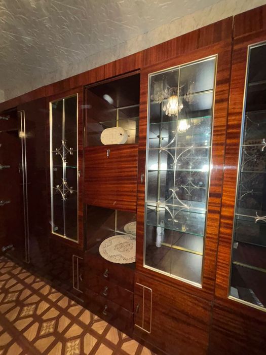 Продам сервант в отличном состоянии