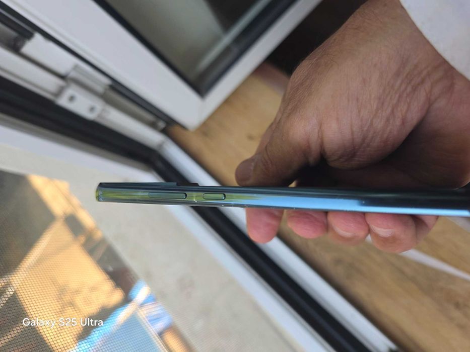 Продавам SAMSUNG S22 + 256GB