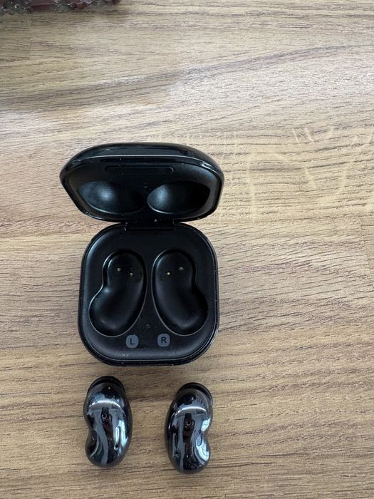 Casti bluetooth Samsung Galaxy Buds Live