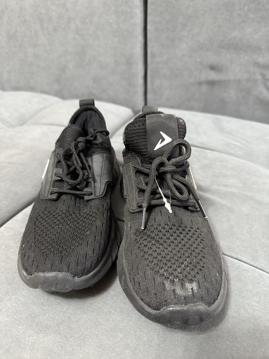 Продам кроссовки Demix 36 размер