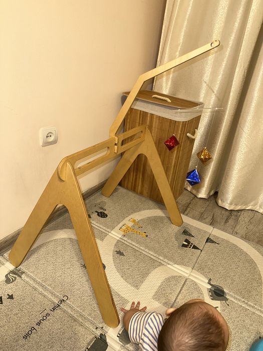 Стойка Монтессори для мобилей