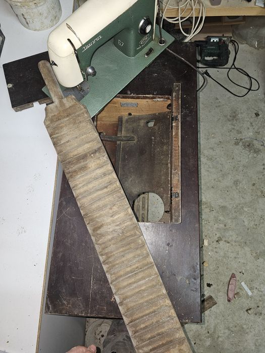 Masina de cusut veche