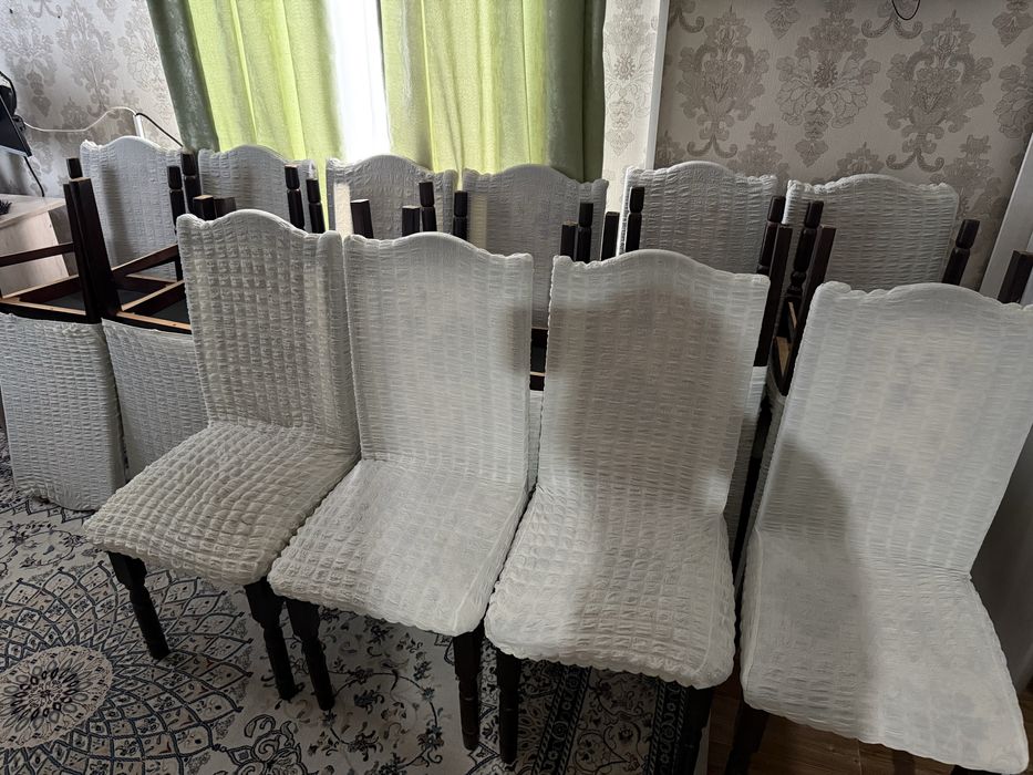 Продам стулья с чехлом