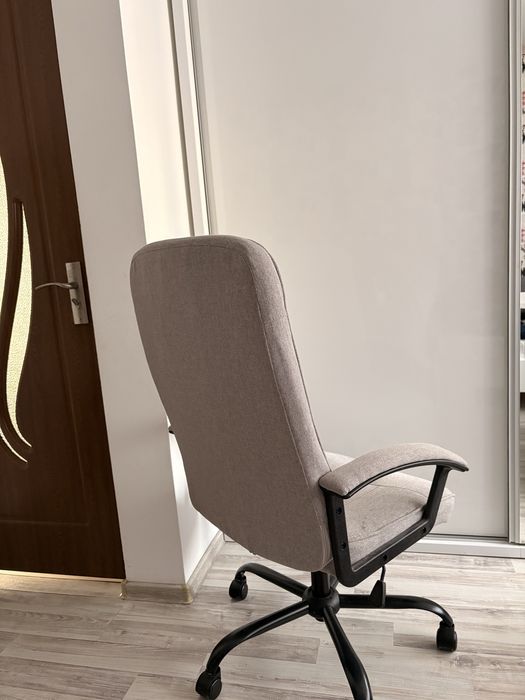 Set birou + scaun de birou – stare foarte bună