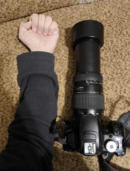 продам Canon EOS 650D