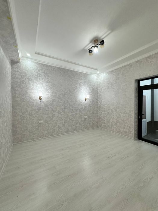 Uchaska sotiladi 5 xona 1 metro bekat