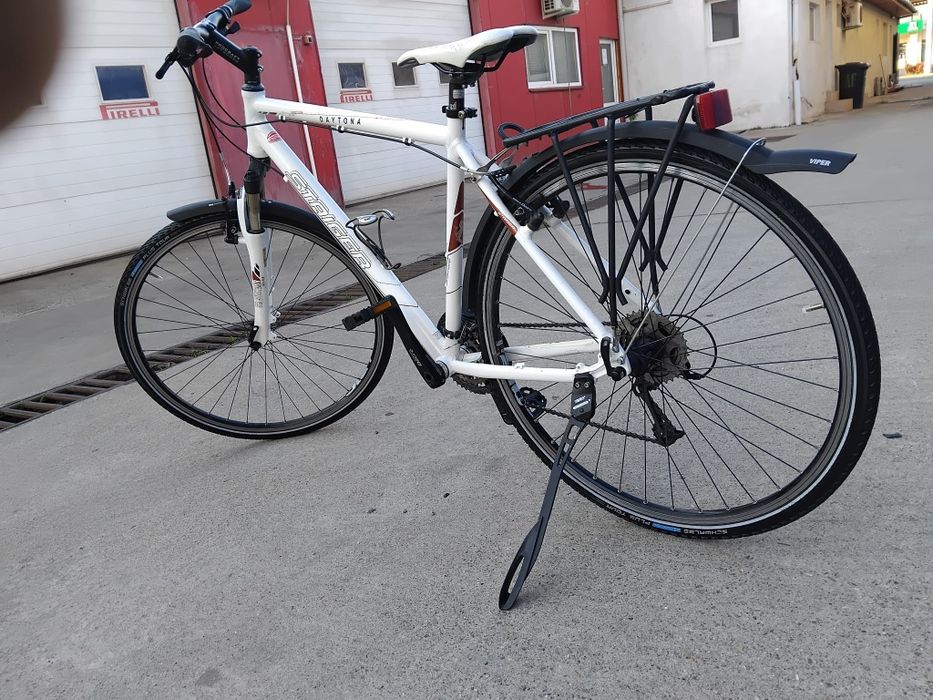 Vând bicicleta din aluminiu pentru bărbați