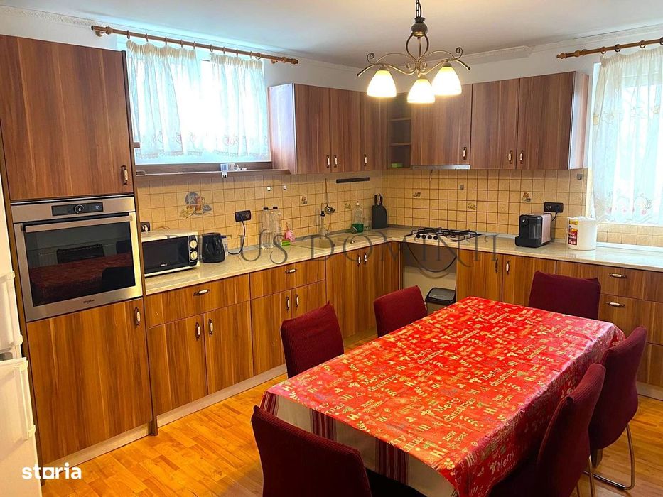 Vila Superba cu 6 Camere, Oncea, 200mp