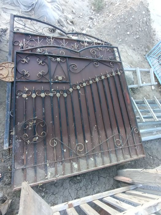 Продам металлические ворота с калиткой, б/у
