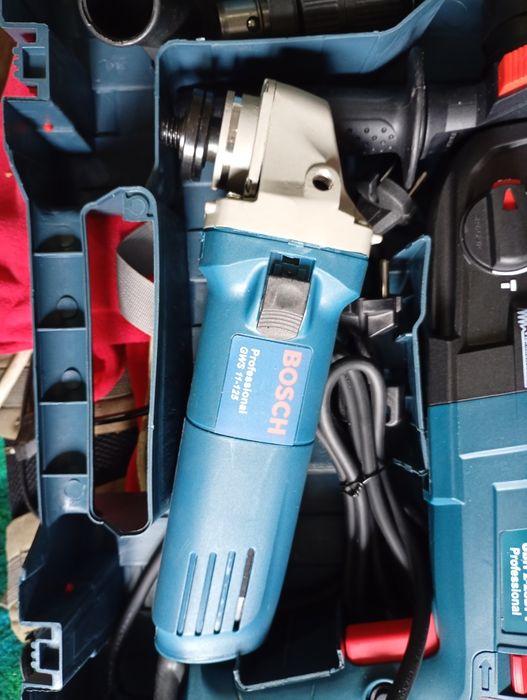 Set bormașină  1500wBosch+ flex Bosch noi preț 550lei fix nu schimb