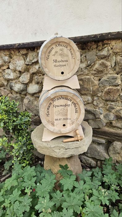 Дъбови бурета и бъчви