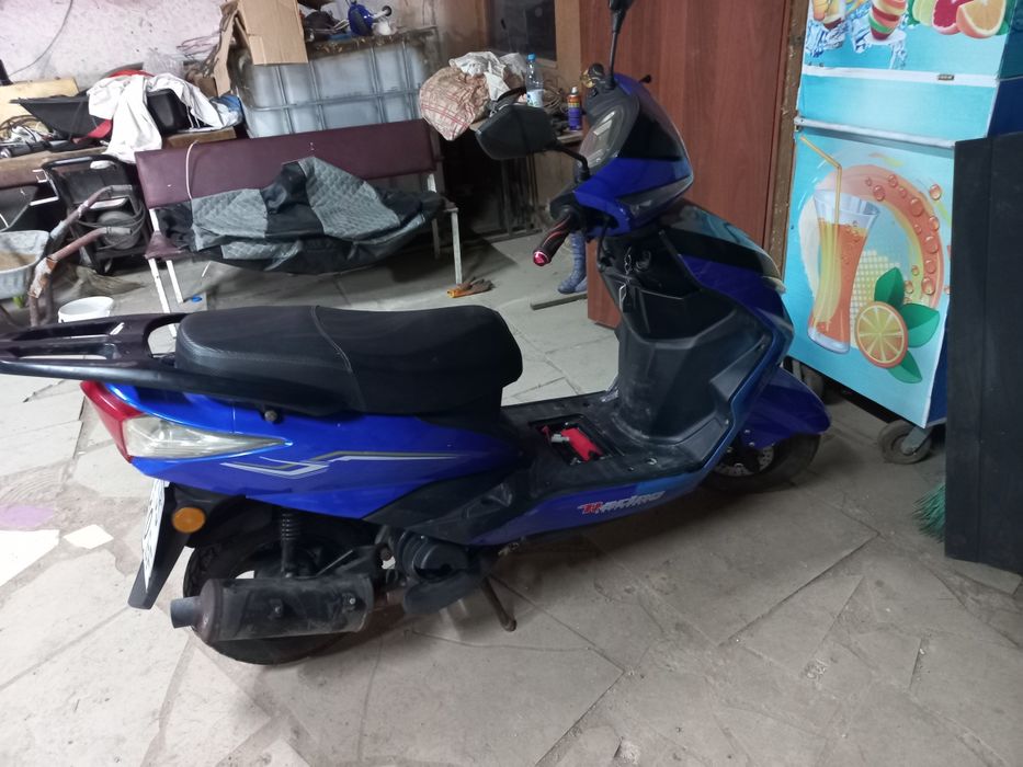 Скутер м12 продам