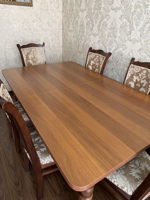 Продаётся Большой стол и 6 стульев
