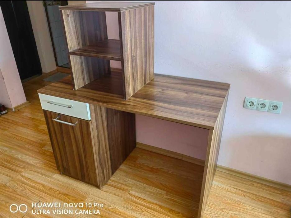 Масивно офис бюро