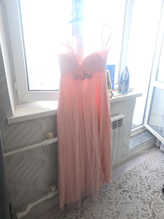 Розовое платье 48 размер