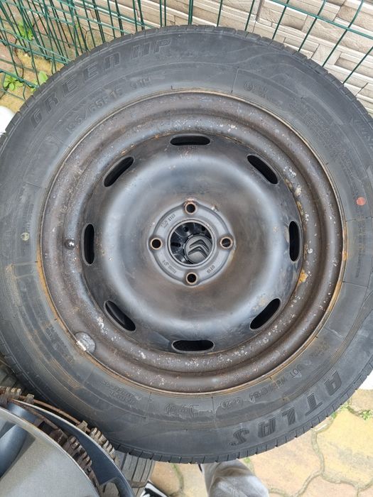 Jante 4*100 cu anvelope 195 65 R15 vara