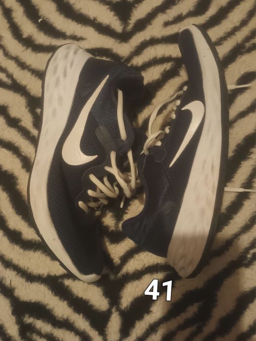 Incaltaminte ,imbracaminte si plus