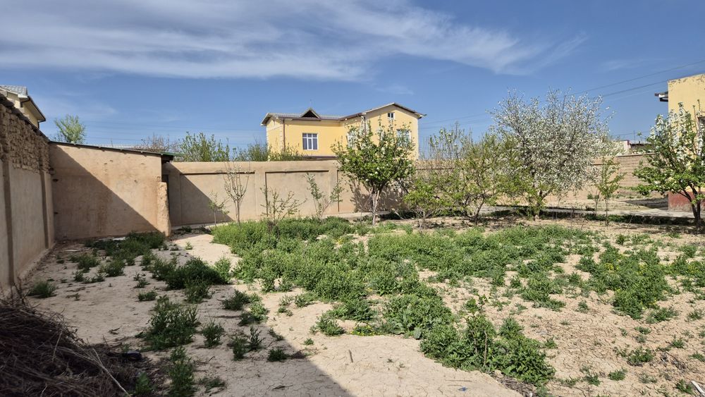 Kottedj sotiladi. Yangi Xonabod. 2 etajli. 4 xona. 6 sotix.