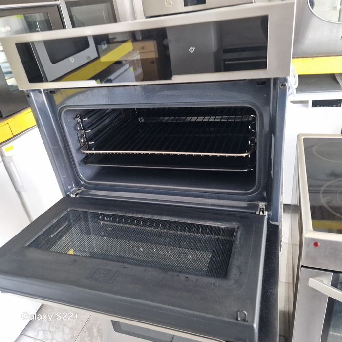 Компактна фурна и микровълнова за вграждане AEG