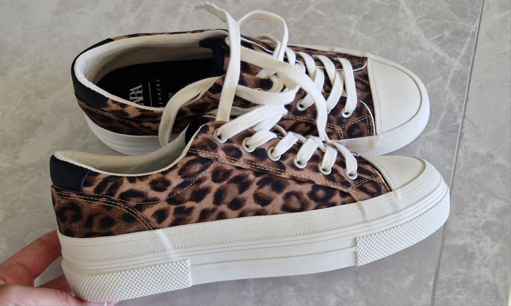 нови кецовe  Zara