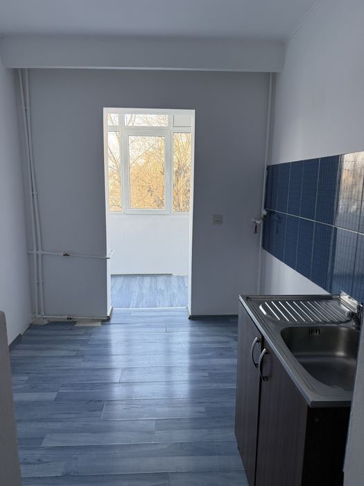 Apartament cu 3 camere de inchiriat