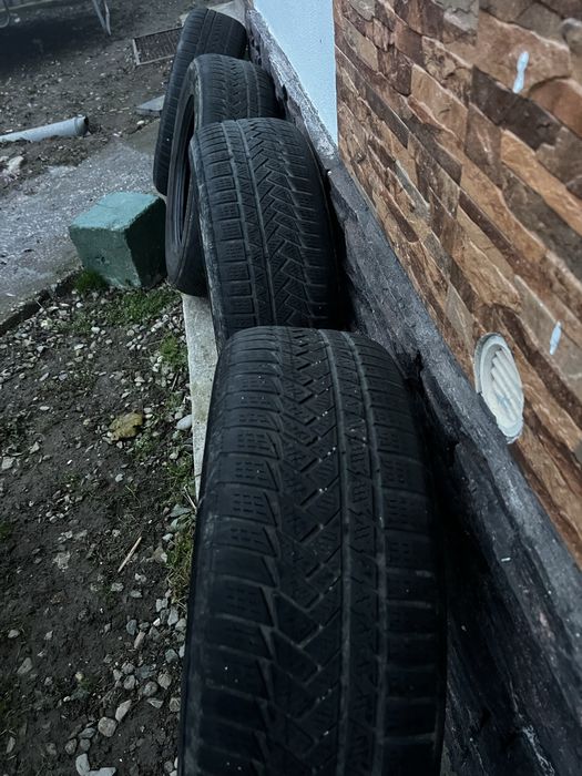 Continental 215 65 16 de iarna