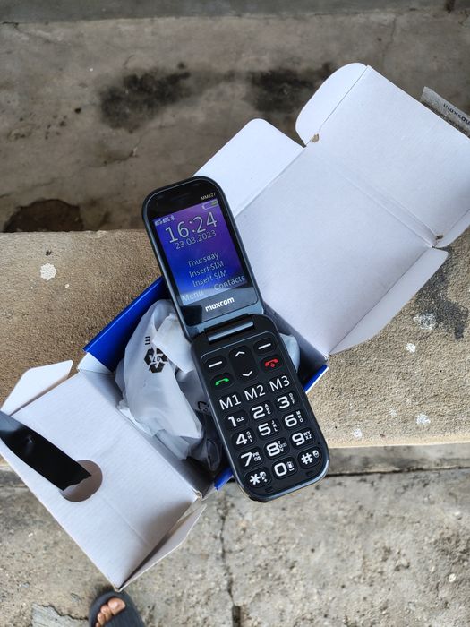 Vând telefon cu clapă