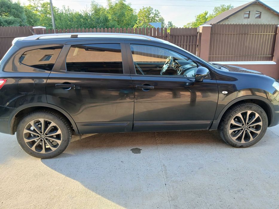 Vând Nissan Qashqai 1,6 diesel