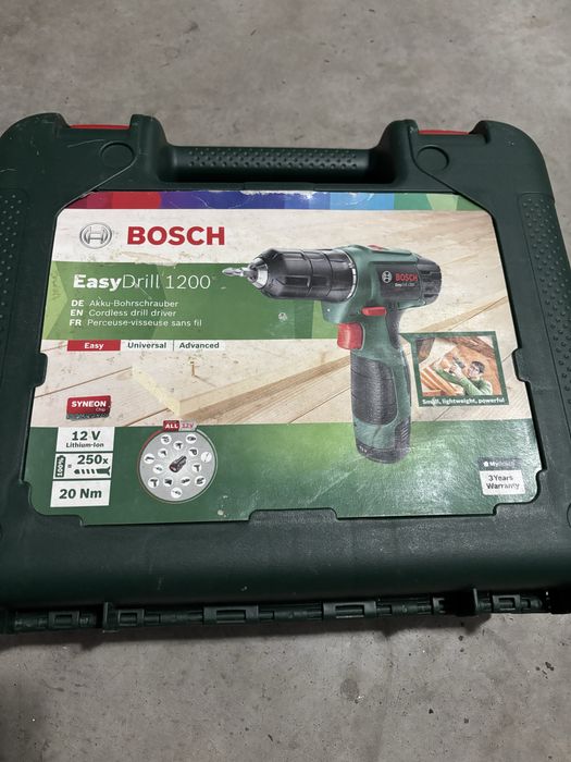 Masina de gaurit si insurubat Bosch Easydrill 1200