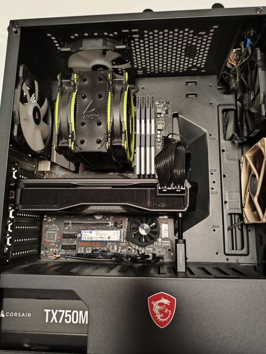 Carcasa Pc , Corsair , arctic !