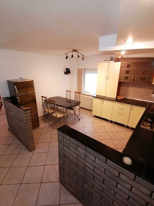 PROPRIETAR închiriez apartament 2camere spațios zona bl.Cetatii lângă Rolling, zona Bucovina
