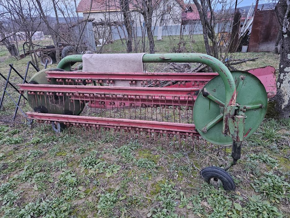 Vând greblă  în stare bună de funcționare