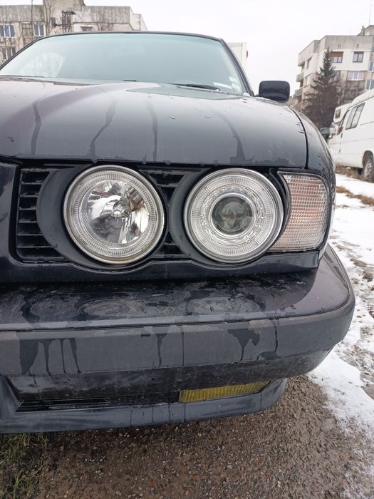 Продавам лед фарове за БМВ е34