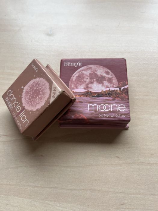 Руж и хайлайтър на Benefit Cosmetics