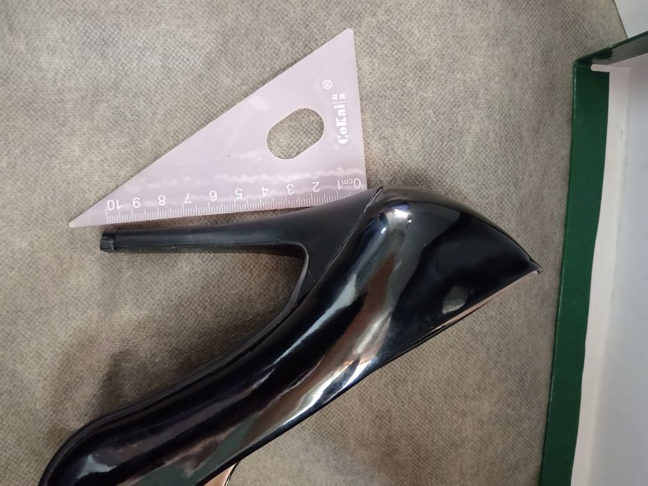 Продам чёрные каблуки