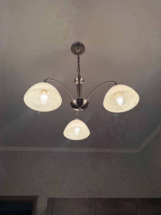 Люстра  б/у 3000