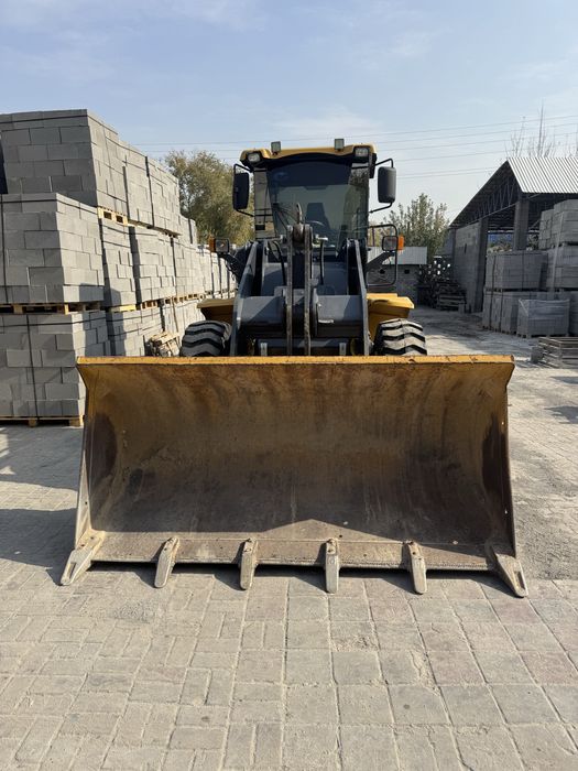 LV300 погрузчик фронтальный