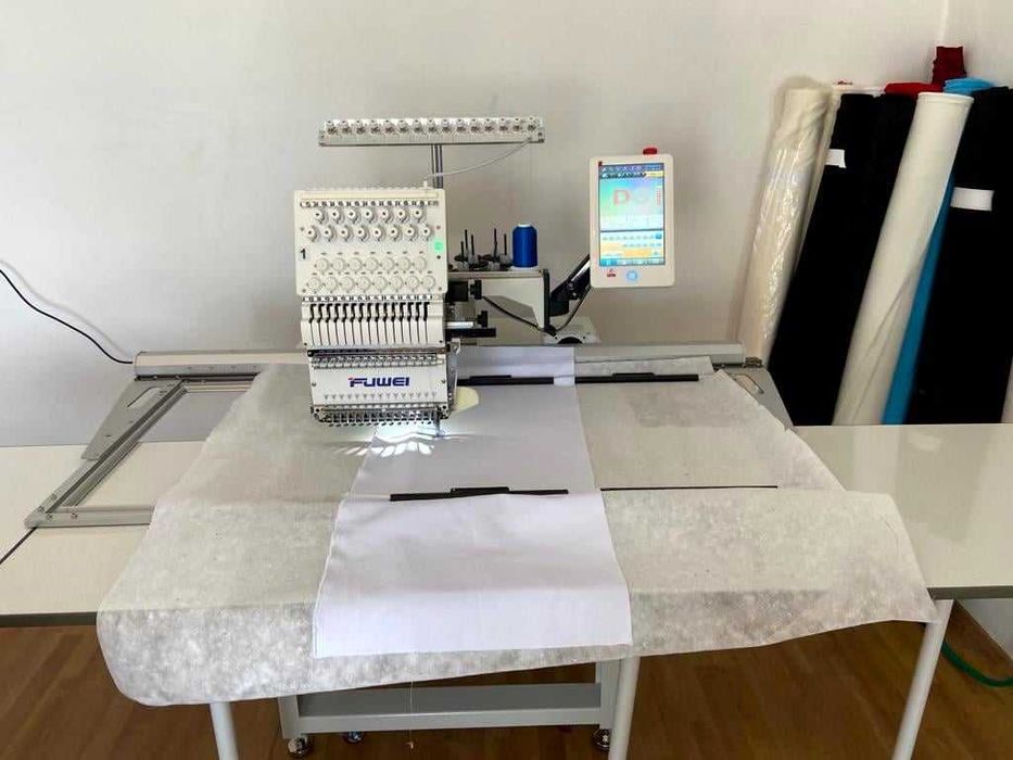 Mașini de brodat FUWEI noi, la cel mai mic preț din România