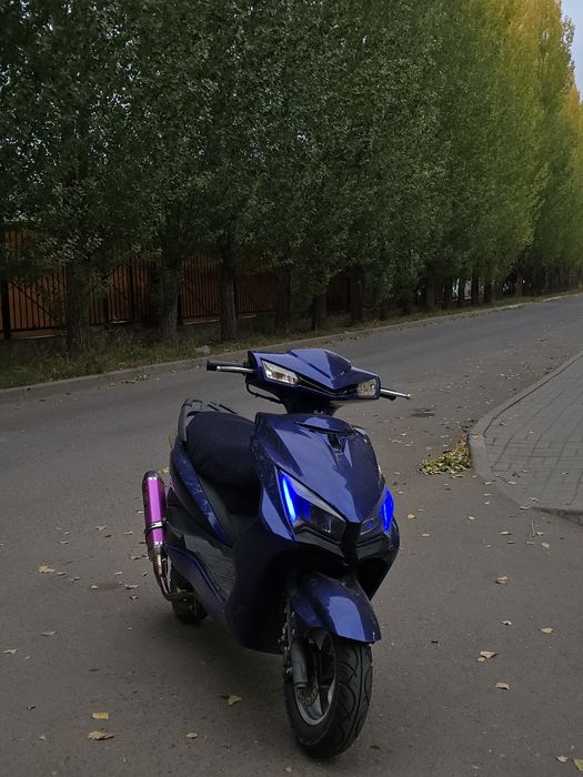 Продаю мопед М8 про