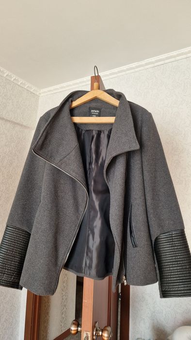 Продам пальто 52 размер