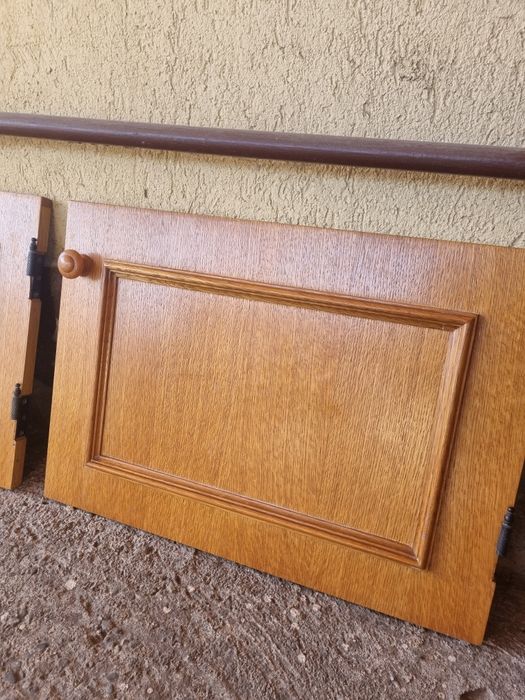 Usi stejar dulap cu balamale 9buc